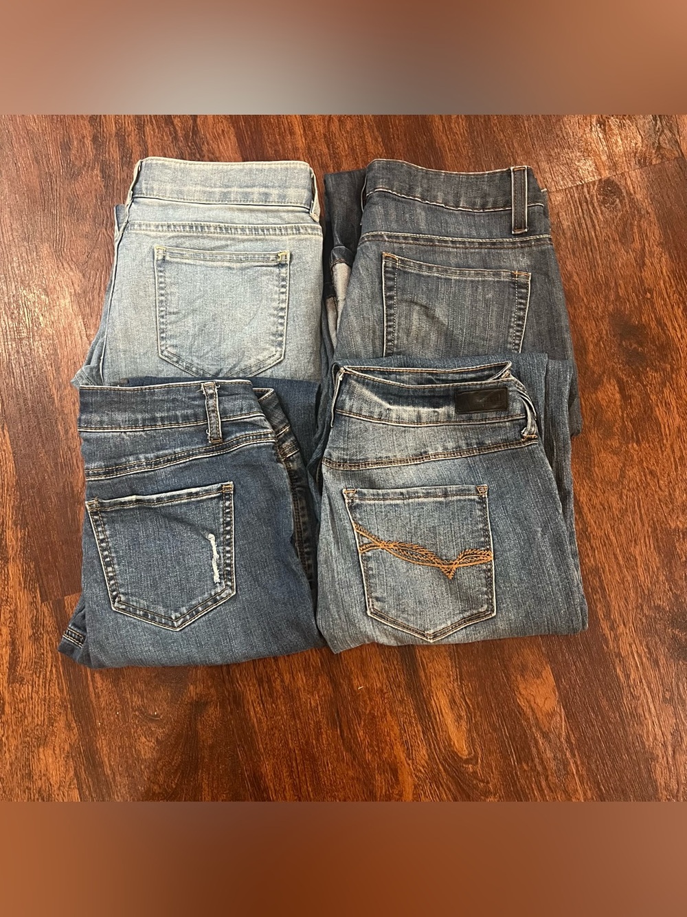 Versatile Women's Denim Capris in Blue - Classic Casual Fit